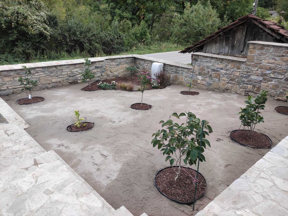 Изграждане на поливни системи. Ландшафтен дизайн. Почистване на терени