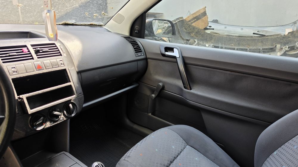 Dezmembrez polo 2002