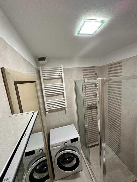 Inchiriez ap. 2 camere central cu loc parcare