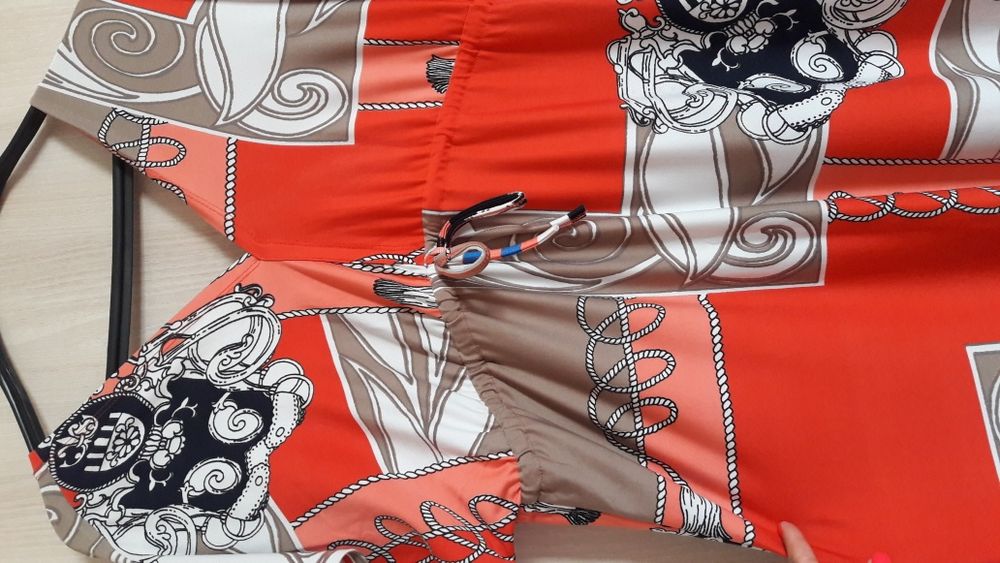 Дамска рокля в цикламено