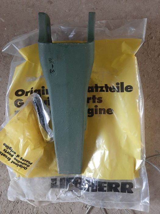 Зъб за рихлител на булдозер LIEBHERR