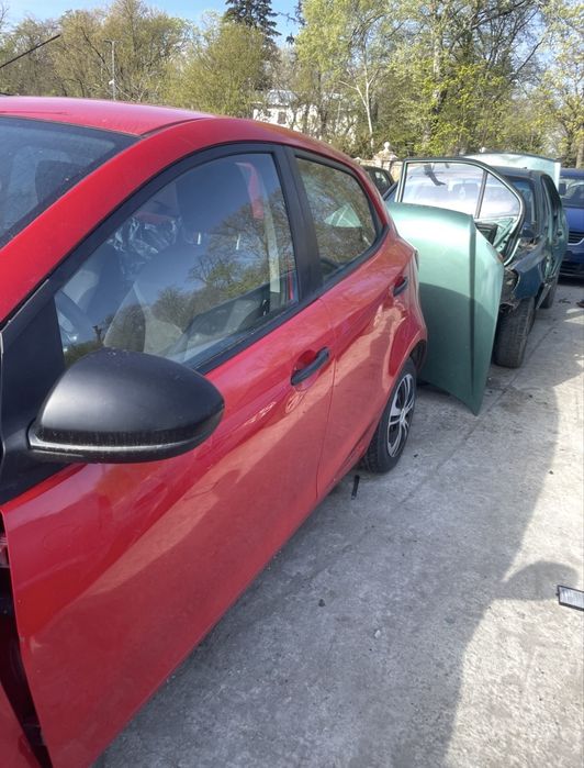 Oglinda stanga fata Mazda 2