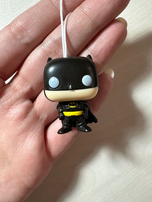 Бэтмен игрушка с киндера DC