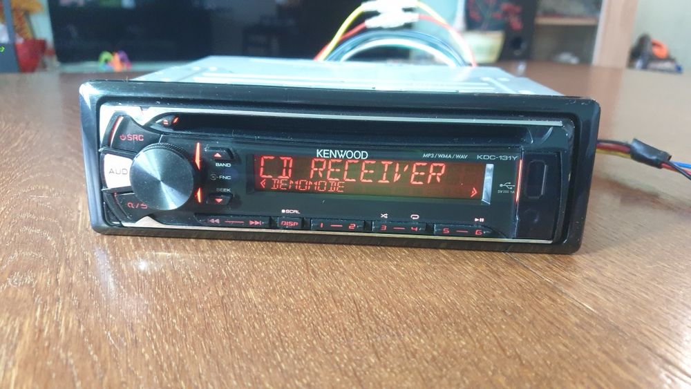 Авто радио плеър музика за кола Кенуулд Kenwood CD MP-3 USB AUX Цветове
