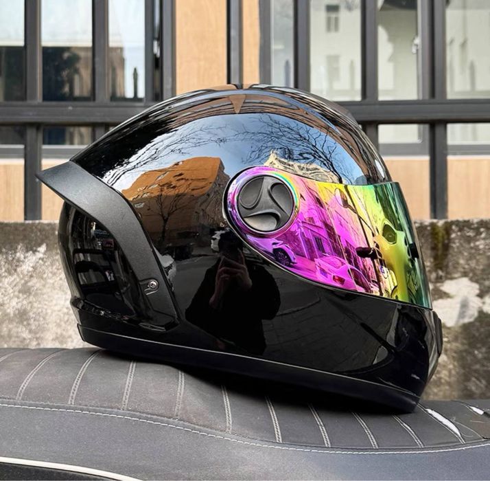 Мотоциклетный шлем фирмы ORZ. + Бонус