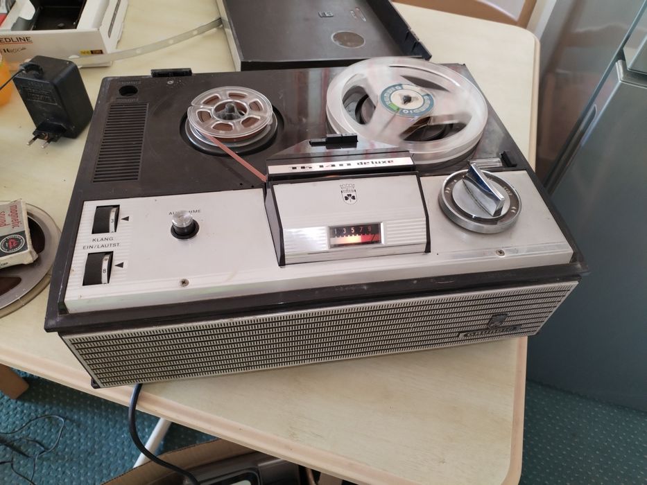Vind radiocasetofoane decuri magnetofoane