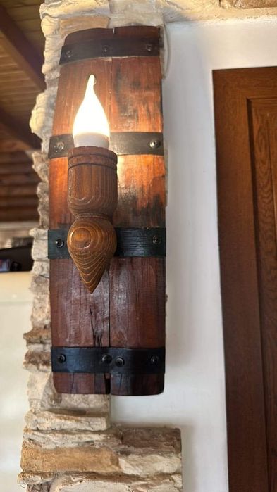 Стенни лампи аплици от автентични реставрирани бъчви с дървени чашки