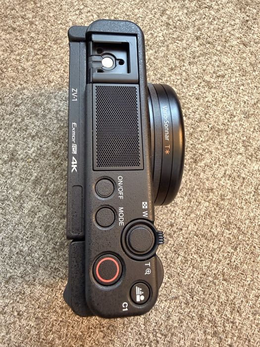 Sony ZV-1 + Shooting Grip + Светкавица | Пълен влогинг комплект