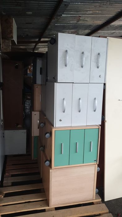 Тумбы офисные на роликах