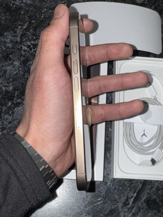 Iphone 16 pro почти новый