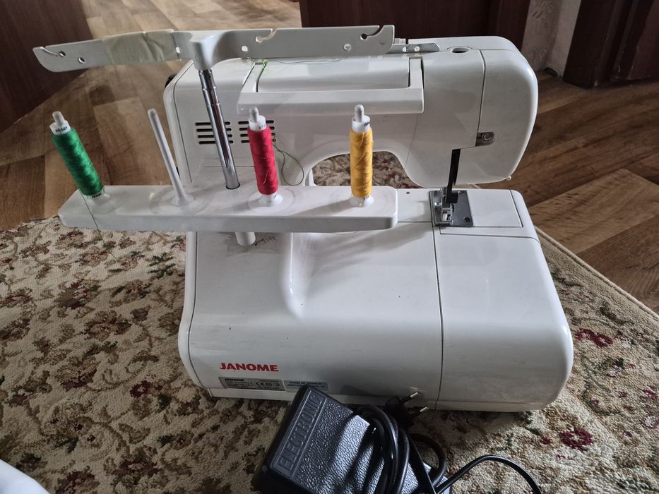 Оверлог Jaguar 735D и Janome