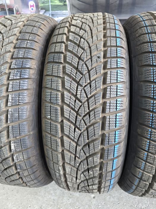 215/65/17 GOODYEAR 4бр