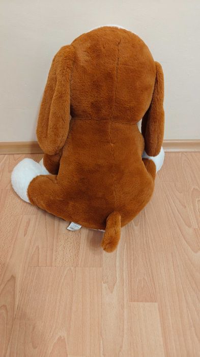 Плюшено куче с папийонка на точки, кафяво и бяло и Клоун кукла