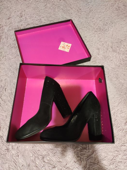 Туфли замша на каблуке