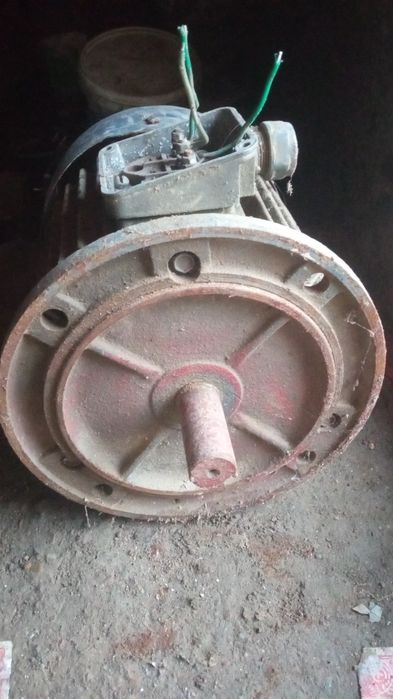 Үш фазалық движок сатылады