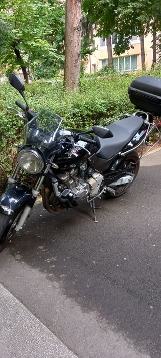 Vând honda hornet 600
