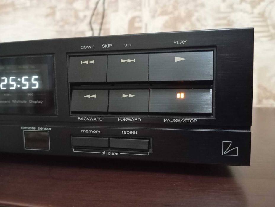 Продам проигрыватель СД дисков LUXMAN.
