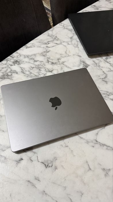 Apple MacBook Pro, Model A1708