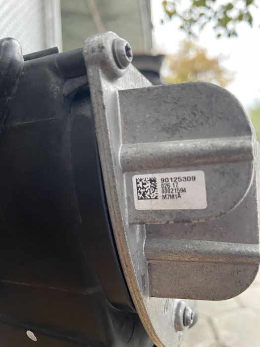 Оригинален ляв фар за Seat Ateca 2016-2020 в добро състояние