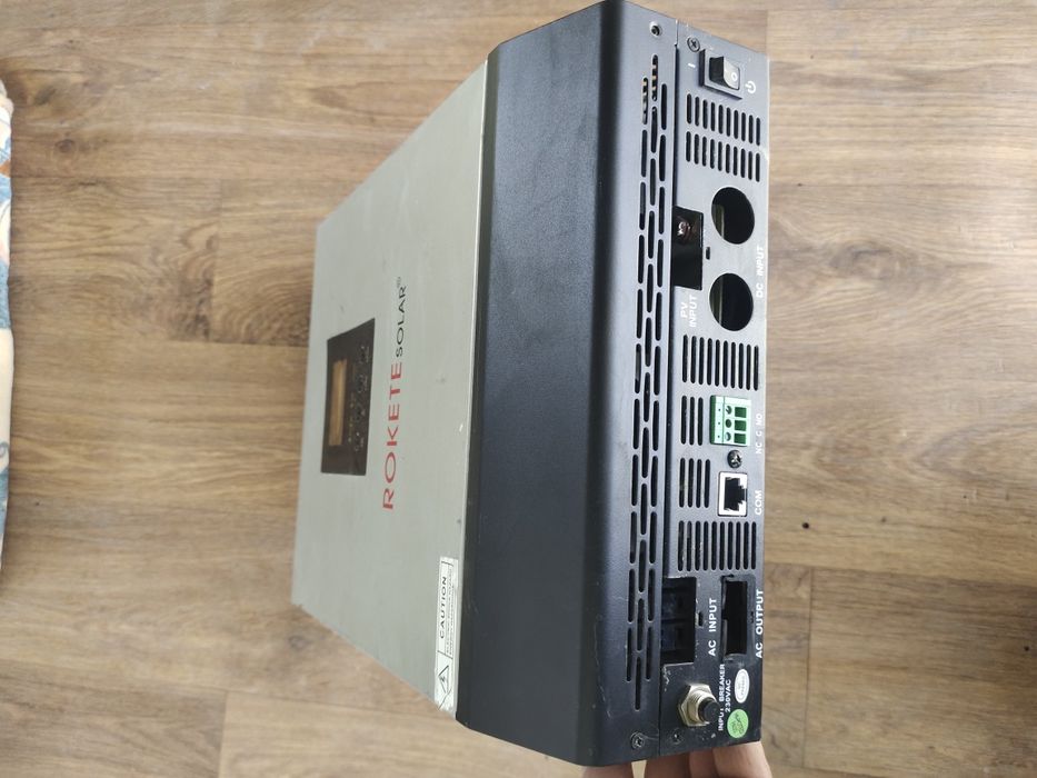 ROKETE solar 12/230v