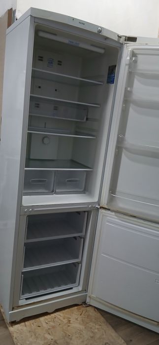 Продам рабочий холодильник