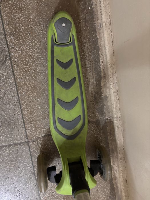 Trotinetă copii TUGA Ride – lumini LED, ghidon reglabil, 3 roți