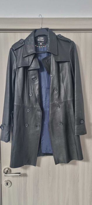 Haina din piele naturala, eleganta si in stare excelenta