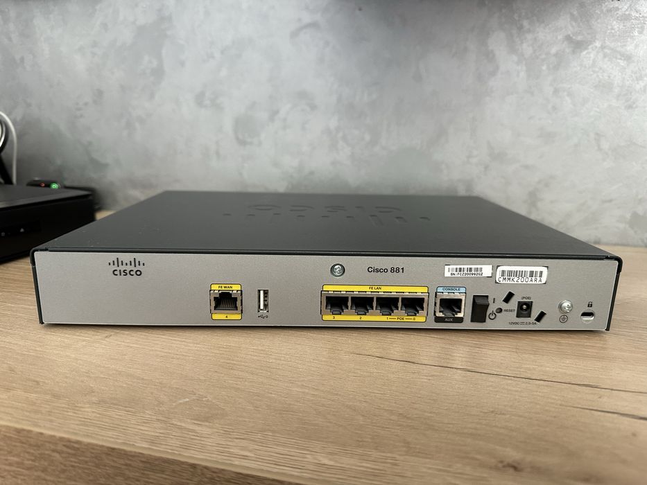Роутер cisco c881