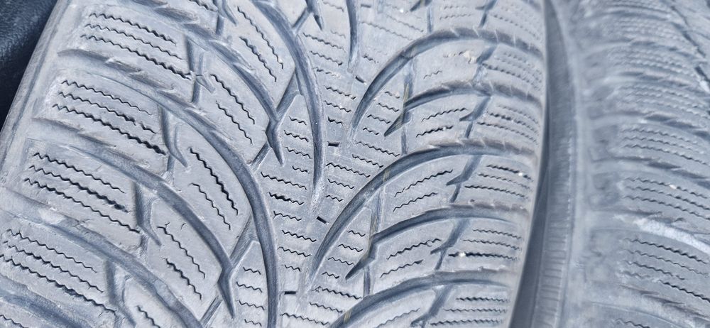 195/65/15 nokian всесезонни гуми 2броя 15 евро за броя