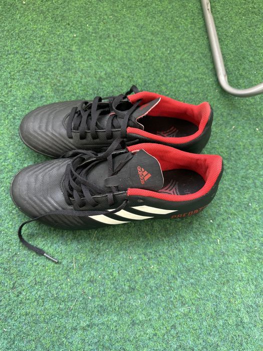 Футболни обувки номер 40