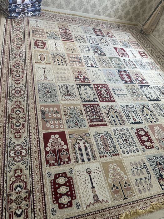 Продам  ковер  чистый бу