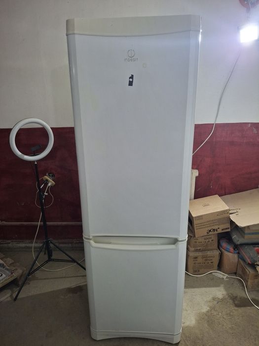 Арзан Холодильник Индезит сатылады.