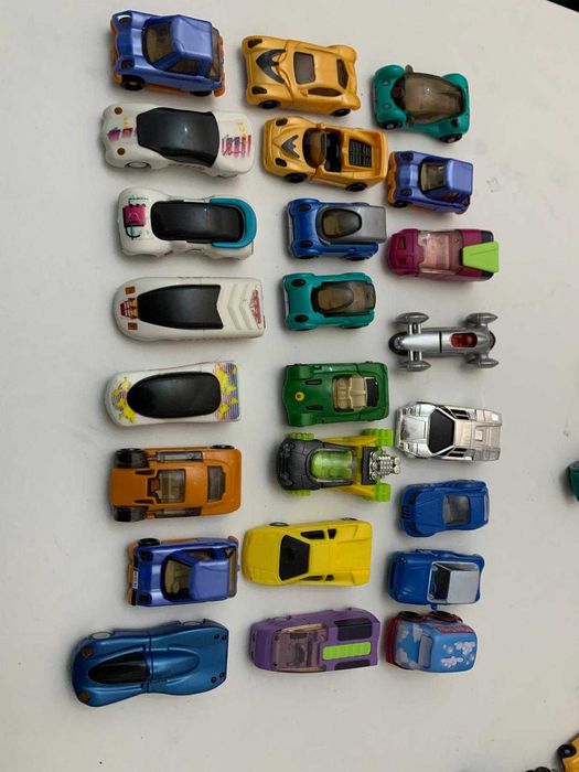 Kinder surprise   11 masini la alegere