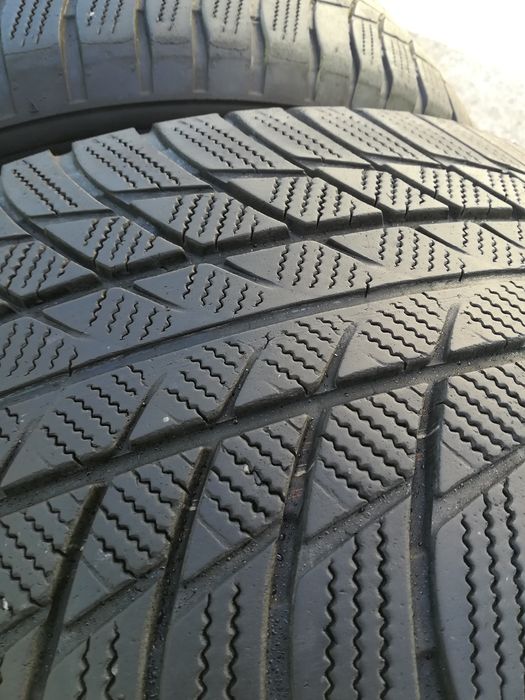 Bridgestone LM001. 4бр.245/50/19 ДОТ4817 RSC