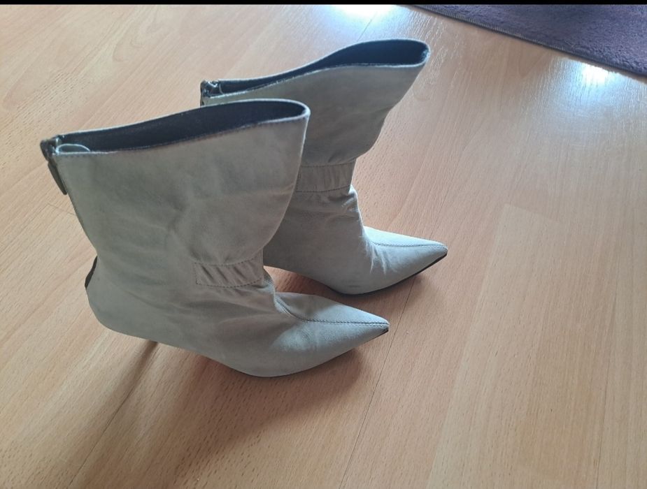 Daris естествен велур боти