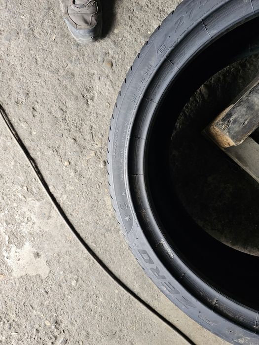 1 anvelopa vara 275 35 20 Pirelli Runflat