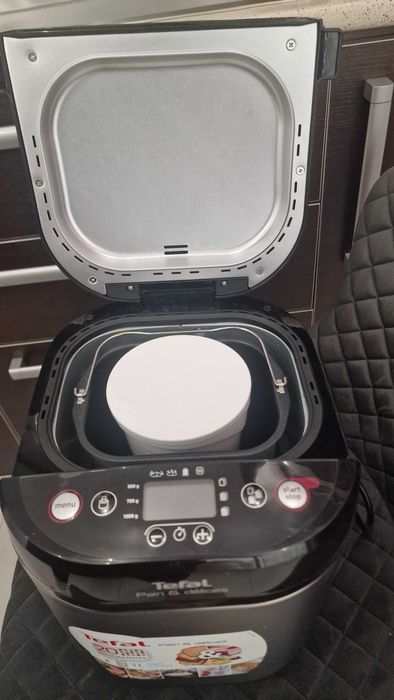 Tefal Pain & Delices хлебопекарна като нова плюс кутия/ 20 програми
