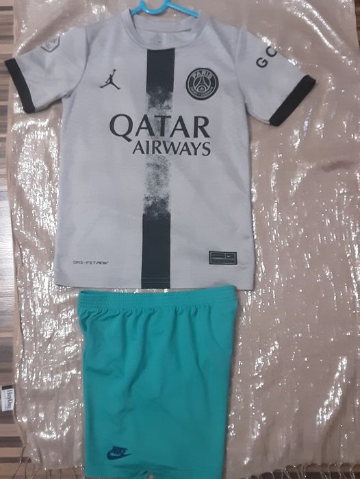 (S 122-128) ) NIKE детски  оригинален екип