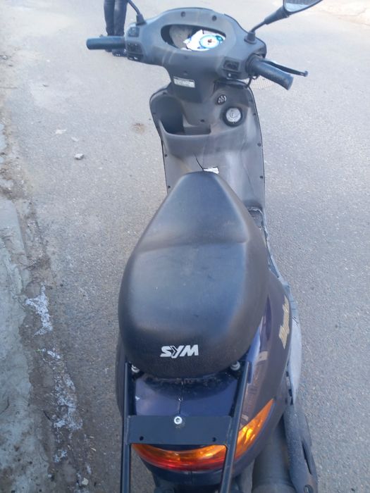 Vând scuter Megalo  pe benzina