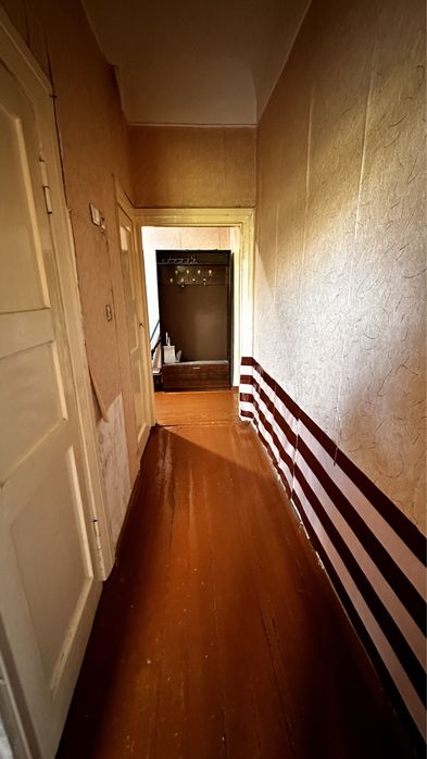 Сдается 2-х комнатная квартира в центре.