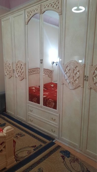 Продается спальный гарнитур