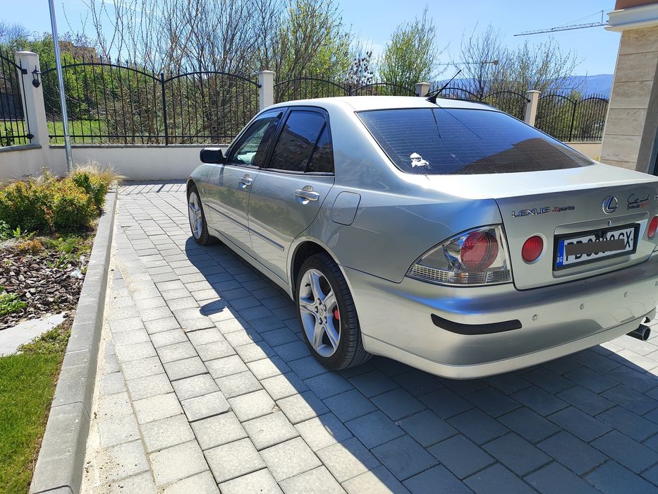 Lexus is 200 2001 с Газ