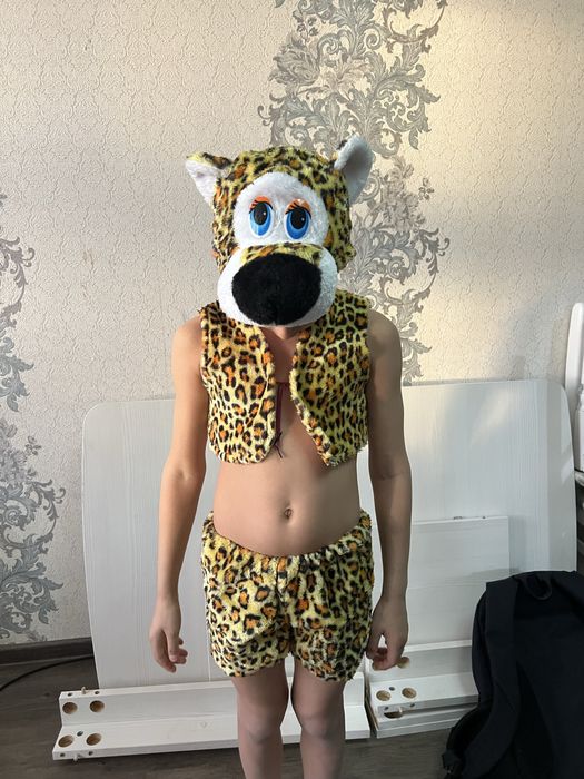 Продам детский костюмчик 2-5 лет подойдет