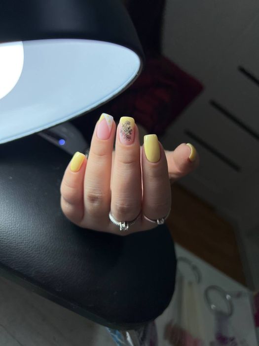 Услуги маникюра и обучение