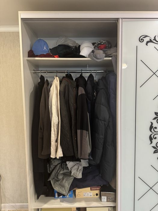 Продается шкаф для прихожей