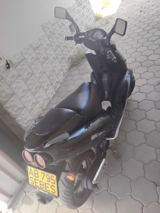 Scuter aprilia sr50 din 2000