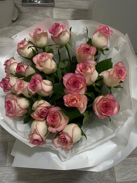 Роза  пионый