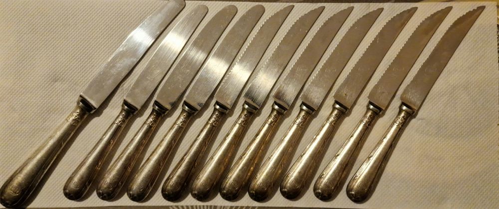 Tacâmuri placate cu argint