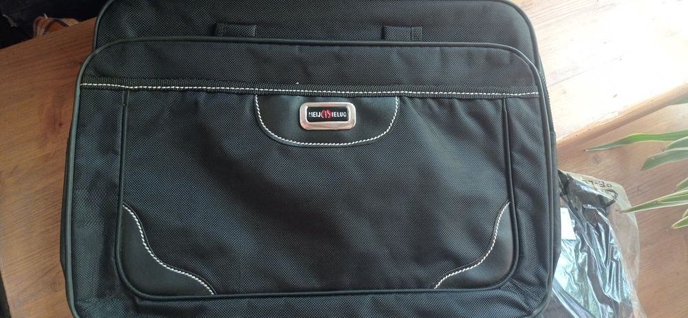 Сумки для ноутбуков