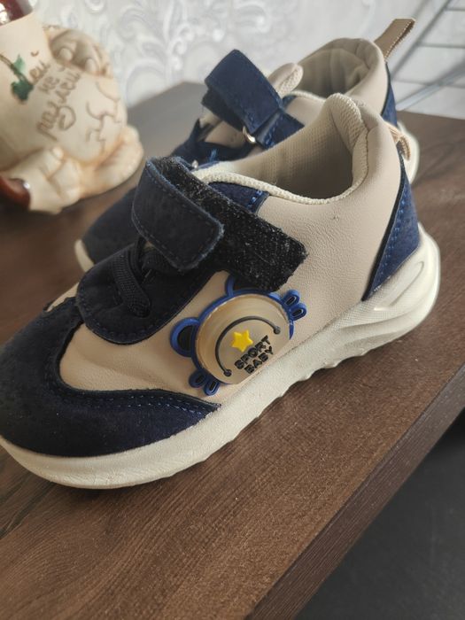 Кроссовки детские